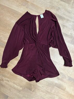 By Together Twist-Front V-Neck Long Sleeve Burgundy Romper